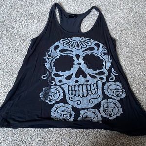 Teenage runaway tank top with silver gray skull motif